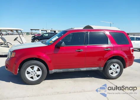 2012 Ford Escape Xls z USA, uszkodzony, nr VIN 1FMCU0C75CKB03350